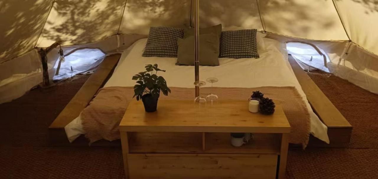 Evasion En Pleine Nature, Tipi Insolite Et Jacuzzi Au Pont Du Gard ! Vers Pont du Gard Exterior photo