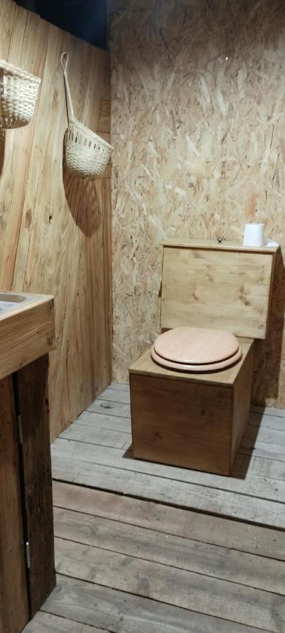 Evasion En Pleine Nature, Tipi Insolite Et Jacuzzi Au Pont Du Gard ! Vers Pont du Gard Exterior photo